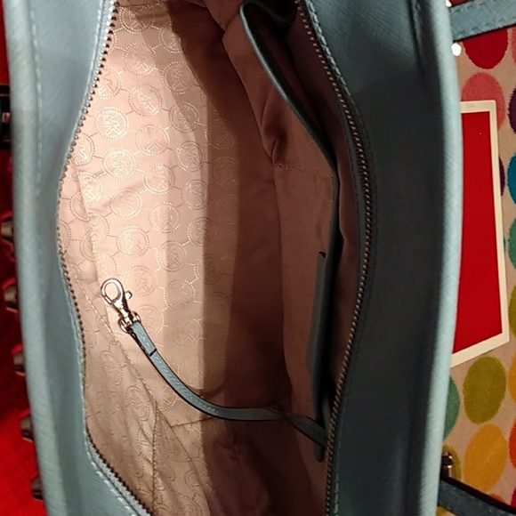 SOLD Authentic NWOT Michael Kors  bag w wallet - Picture 4 of 8